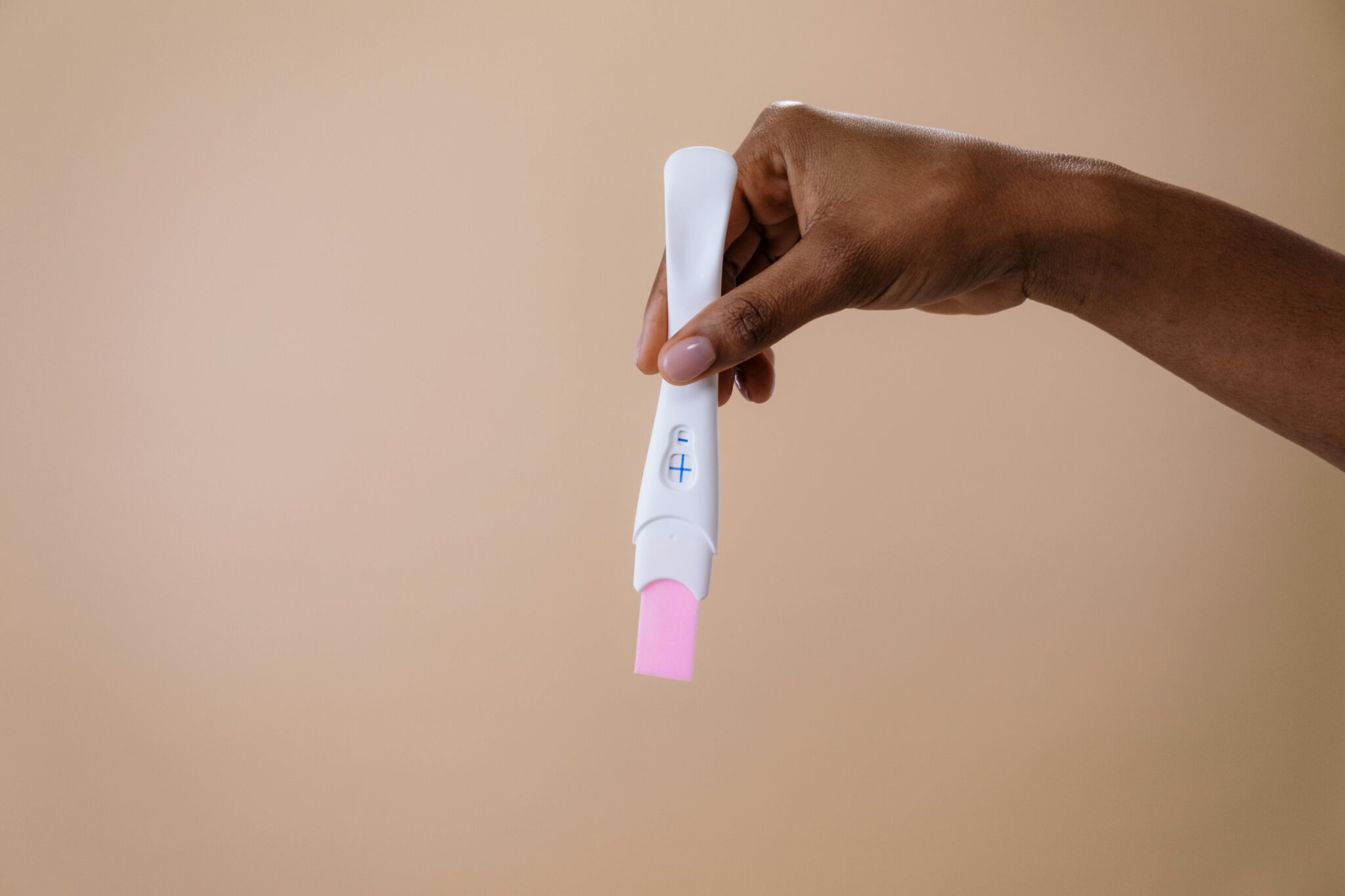 Holdig pregnancy test
